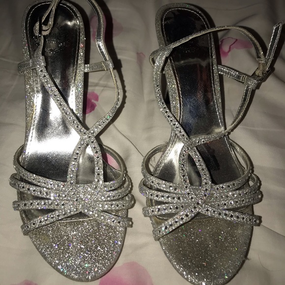 Heels - Picture 3 of 4